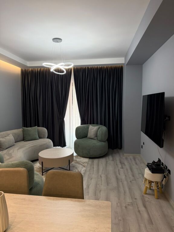 Jepet apartament 2+1+2+Post Parkimi me qira tek Kompleksi Arlis , Farmacia 10 , Rruga 5 maji , Medreseja , Spitali QSUT .