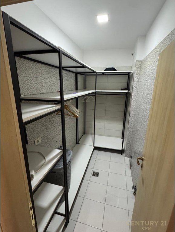 Jepet me qira apartament 2+1 me qira ne Astir.