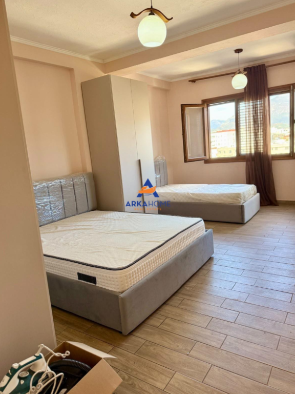 JEPET ME QERA APARTAMENT 2+1+VERAND "RRUGA KONGRESI I LUSHNJES" 70.000 LEKE