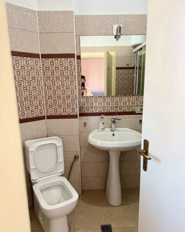 Affitto | Apartament 2 + 1 | Rruga Kongresi i Lushnjës | 700 €/mese