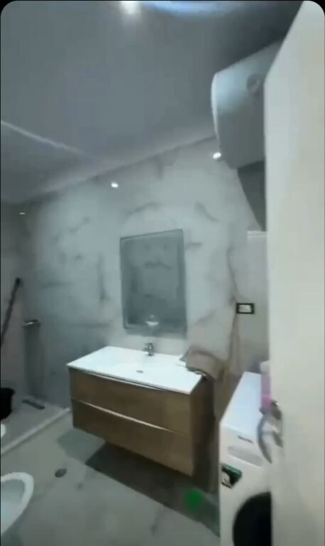 🏡 APPARTAMENTO 1+1 IN AFFITTO – PALESTRA E MUNDJESVLORË