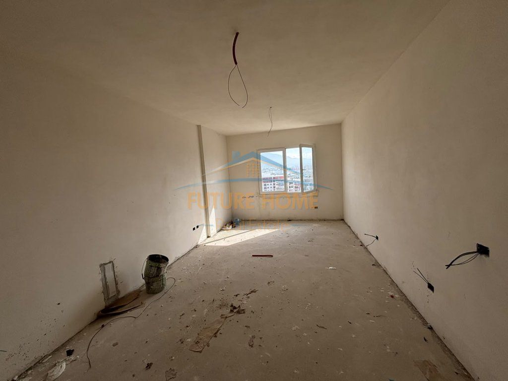 Shitet, Apartament 2+1+2, British Residence, Paskuqan