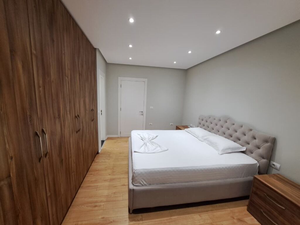 Splendido appartamento 2+1+2WC in affitto a Selvia, vicino a Villa Gold a Tirana, ID 5839