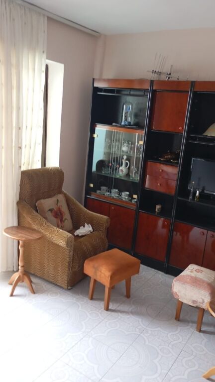 Qera | Apartament 1 + 1 | Rruga e Barrikadave | 450 €/muaj