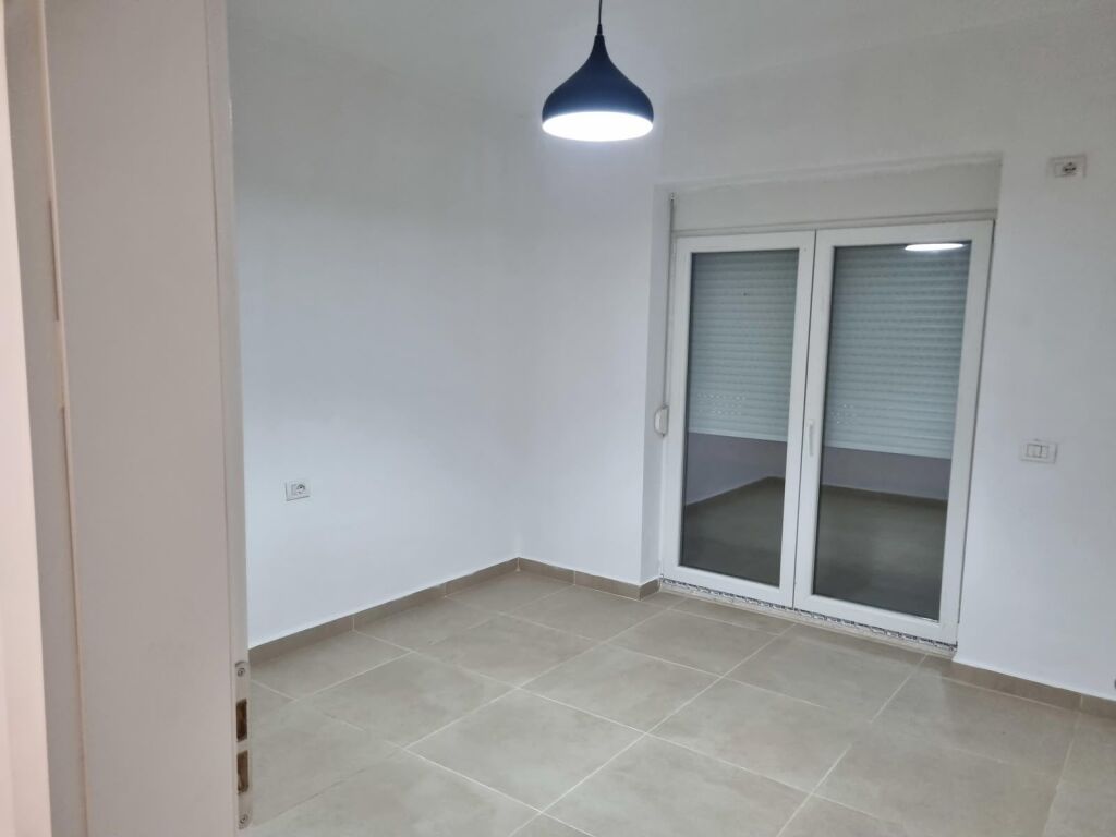 Apartament 2+1 i Rinovuar me Qira - Pranë Maternitetit të Ri !