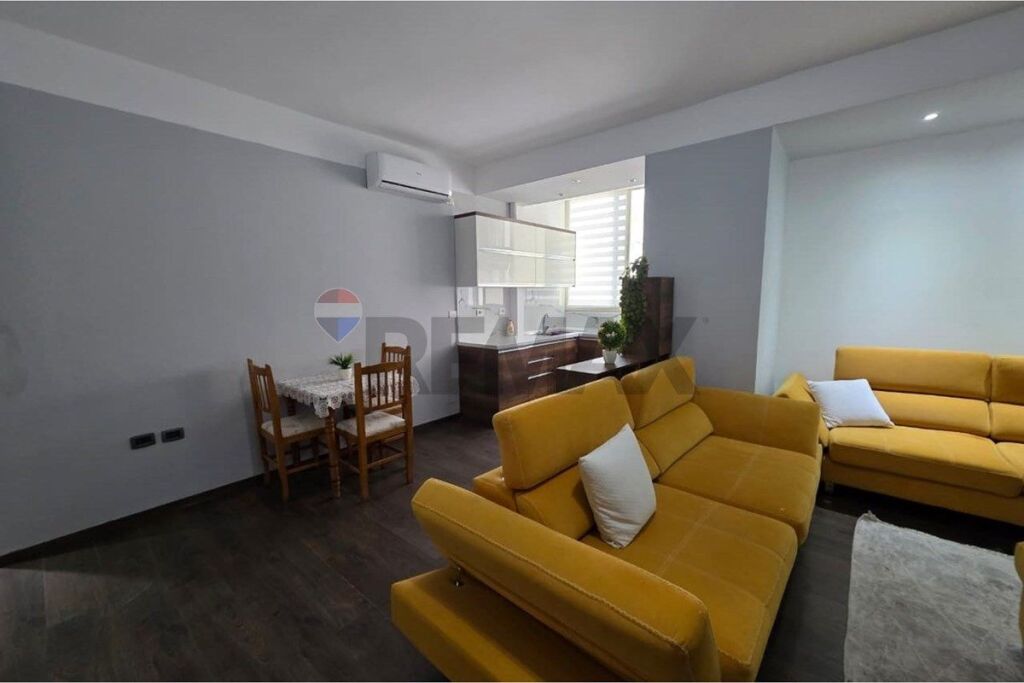 Apartament me qira 2+1+2
