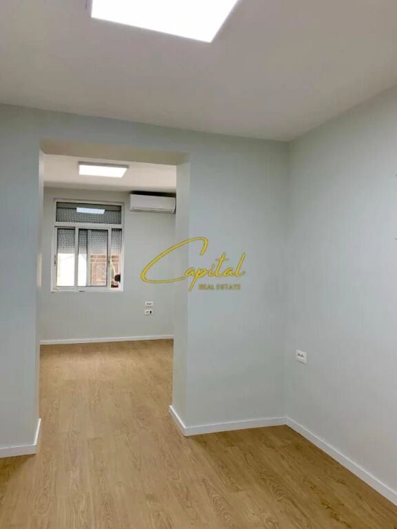 ZYRE ME QIRA 36 M2 ISH BLLOKU 450 EURO
