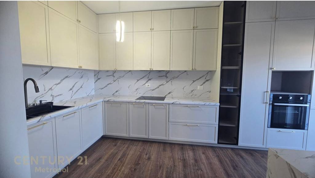 Japim me qira apartament 2+1+2+ parkim te Rezidenca Kodra e Diellit 2!