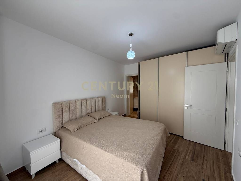 Jepet me qira apartament modern 2+1+2 Liqeni i Thatë