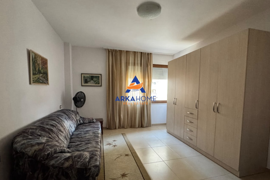 APPARTAMENTO 2+1 CON BALCONE IN AFFITTO "RRUGA E BOGDANEVE" 70.000 LEKE