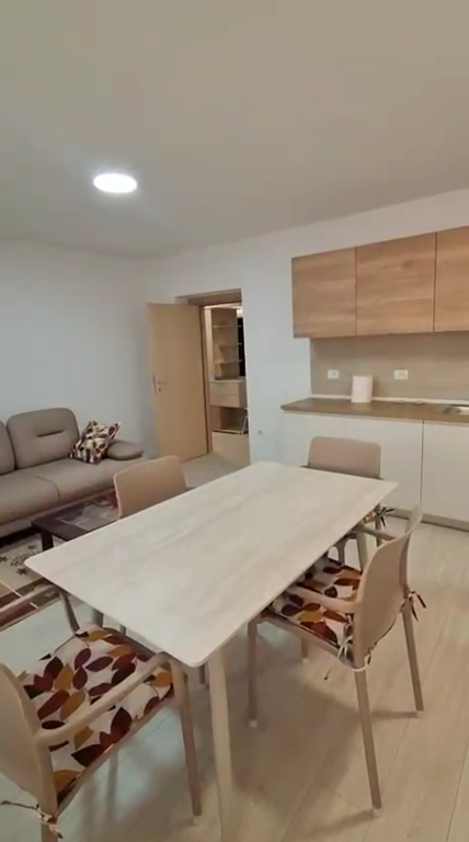 Apartament 1+1 per qera prane Ambasades Amerikane  Tirane !