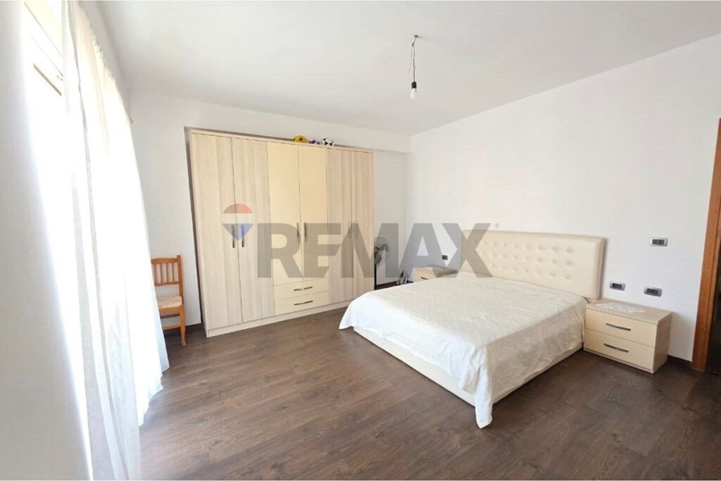 Apartament me qira 2+1+2