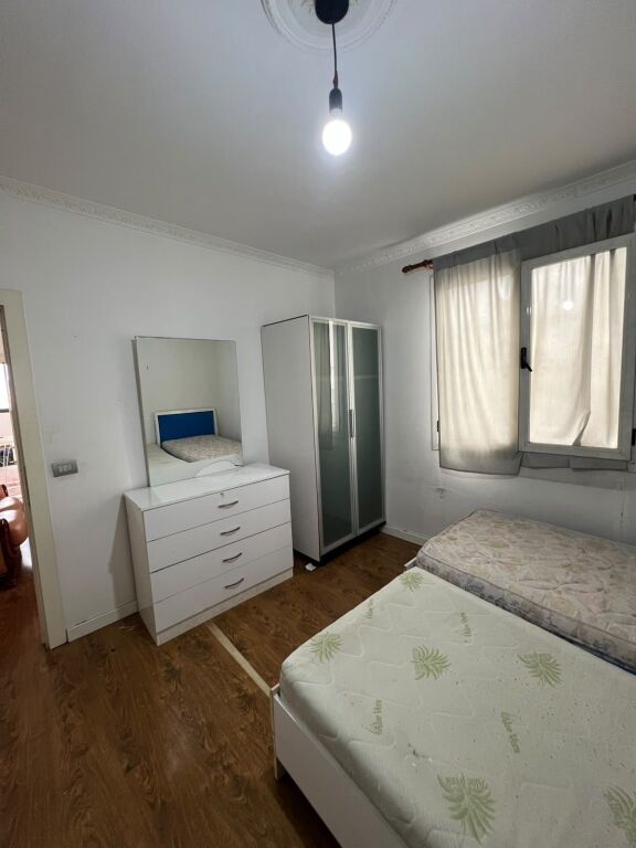 Apartament 1+1 me Qira – Sheshi Shqiponja, Rruga Teodor Keko !
