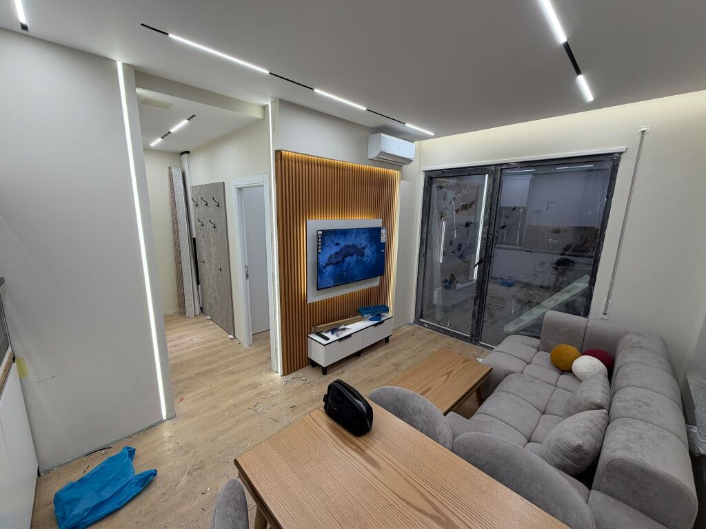 Shitet 1+1 tek zone e 5 majit cmimi 135 milion leke