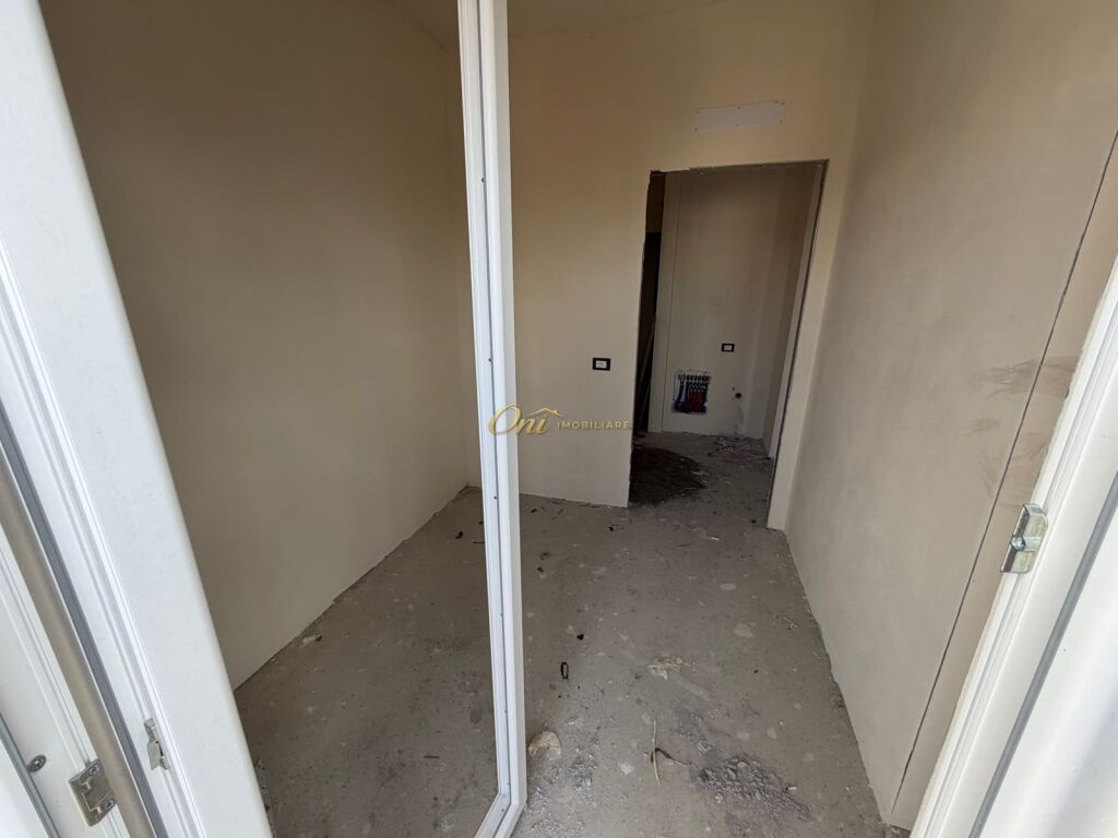 PASKUQAN APARTAMENT PER SHITJE 2+1