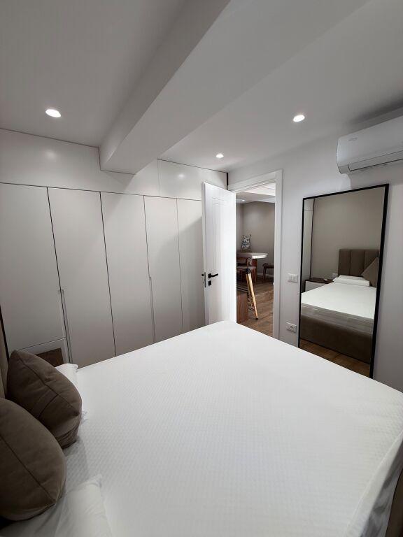 JEPET ME QIRA APARTAMENT 1+1 – SHESHI WILSON