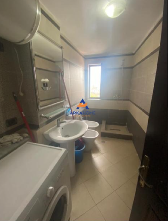 JEPET ME QERA APARTAMENT 2+1+BALLKON "TREGU I UZINES DINAMO" 50.000 LEKE