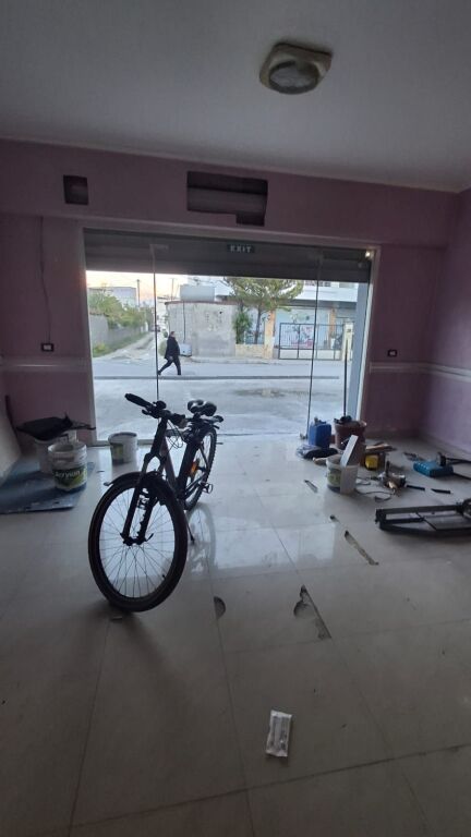 🏢 GARAGE IN AFFITTO A KËNETË!