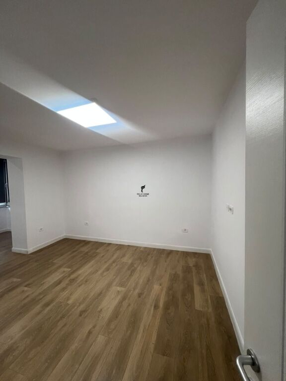 ZYRE ME QERA 80M2 KOMUNA E PARISIT 80.000 LEKE FH-99238