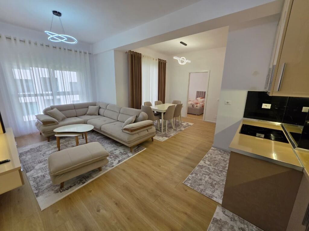 🏡 APPARTAMENTO 2+1 IN AFFITTO AD ALI DEMI – COMPLESSO KADIU!  📍 Posizione: Ali Demi, Complesso Kadiu, Tirana  .  💰 Prezzo: 550 Euro/Mese  📞