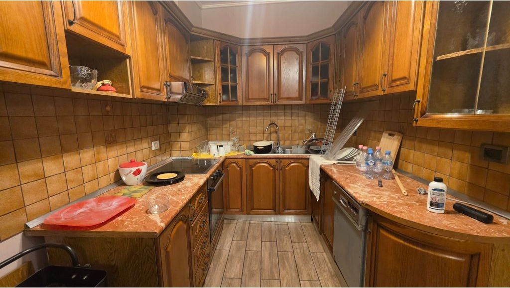 For rent, 2+1+2 apartment, Former Bus Park, Tirana.