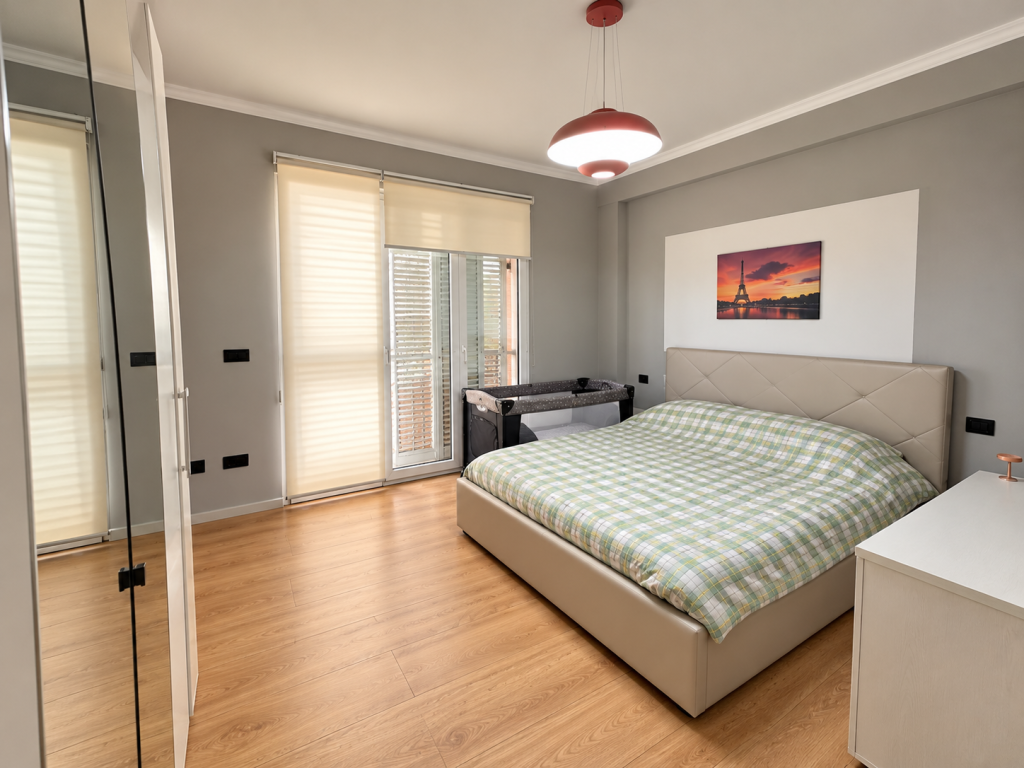 Shitet apartament 2+2+2 tek Kopshti Botanik
