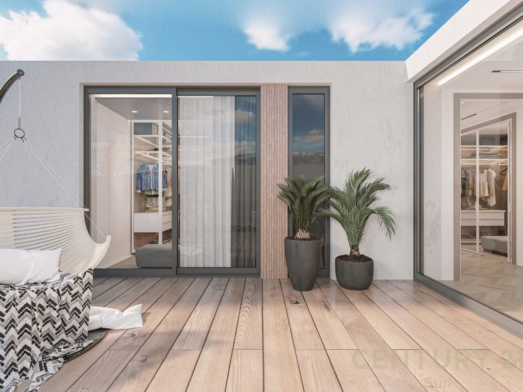 VILLA CON PISCINA IN VENDITA A FARKE