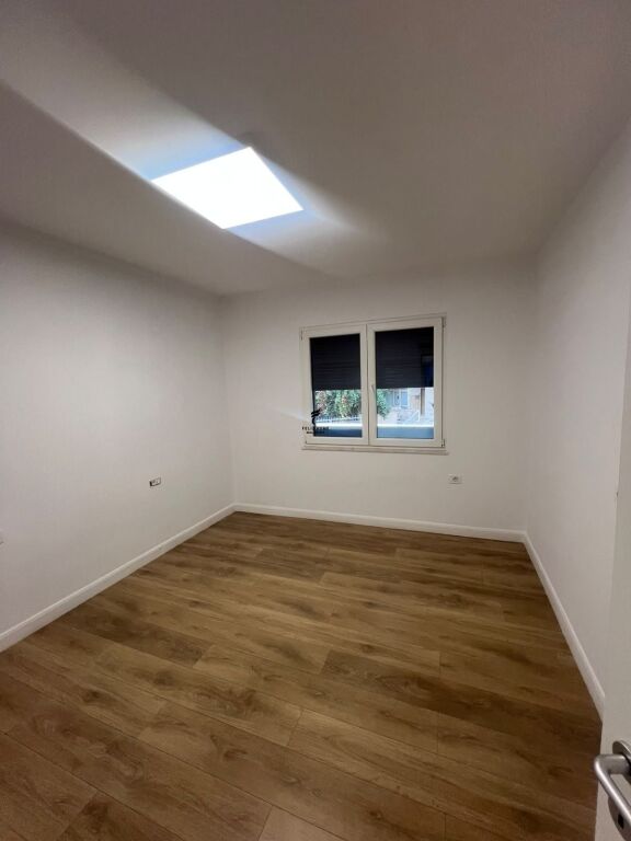 ZYRE ME QERA 80M2 KOMUNA E PARISIT 80.000 LEKE FH-99238
