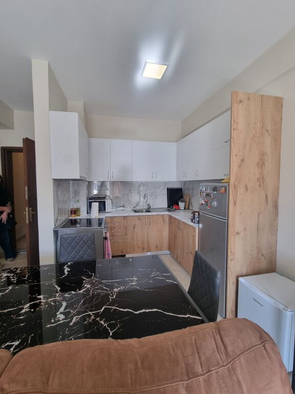 Jepet apartament me qera 1+1, Prane  KESH / Vasil Shanto