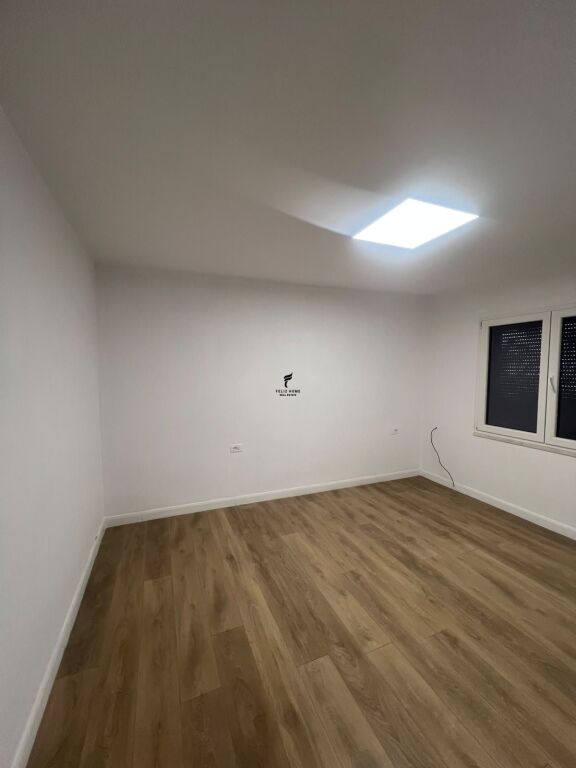 ZYRE ME QERA 80M2 KOMUNA E PARISIT 80.000 LEKE FH-99238