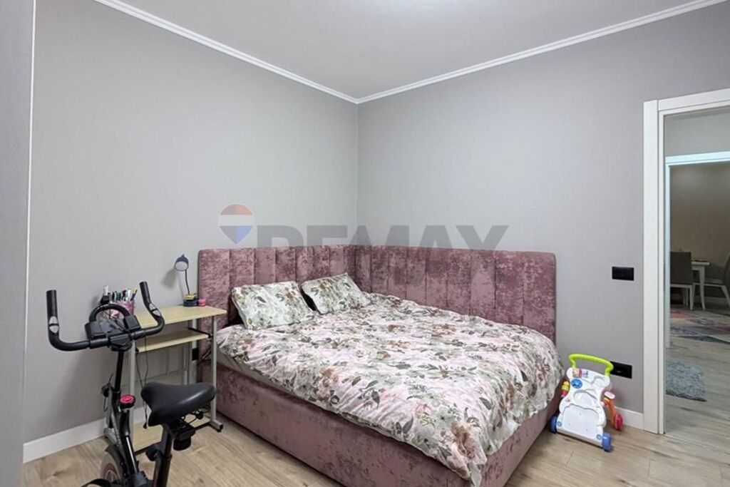 For sale 2+1+2 Paris Commune