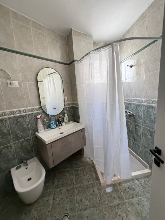 Jepet me qira 1+1 te shkolla Baletit 55.000Leke