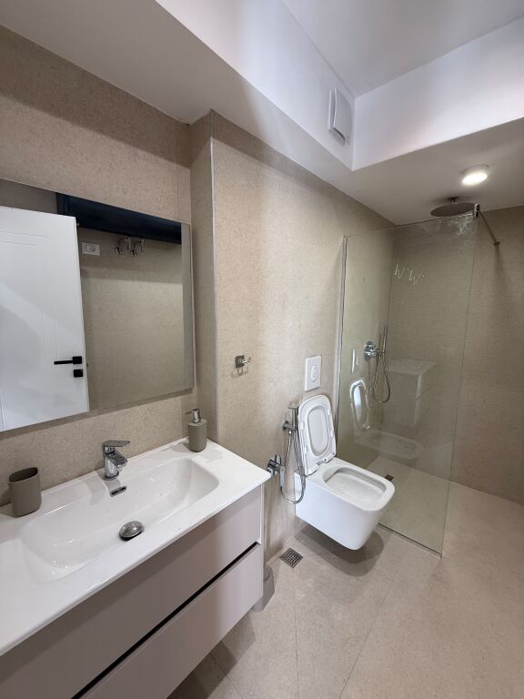 JEPET ME QIRA APARTAMENT 1+1 – SHESHI WILSON