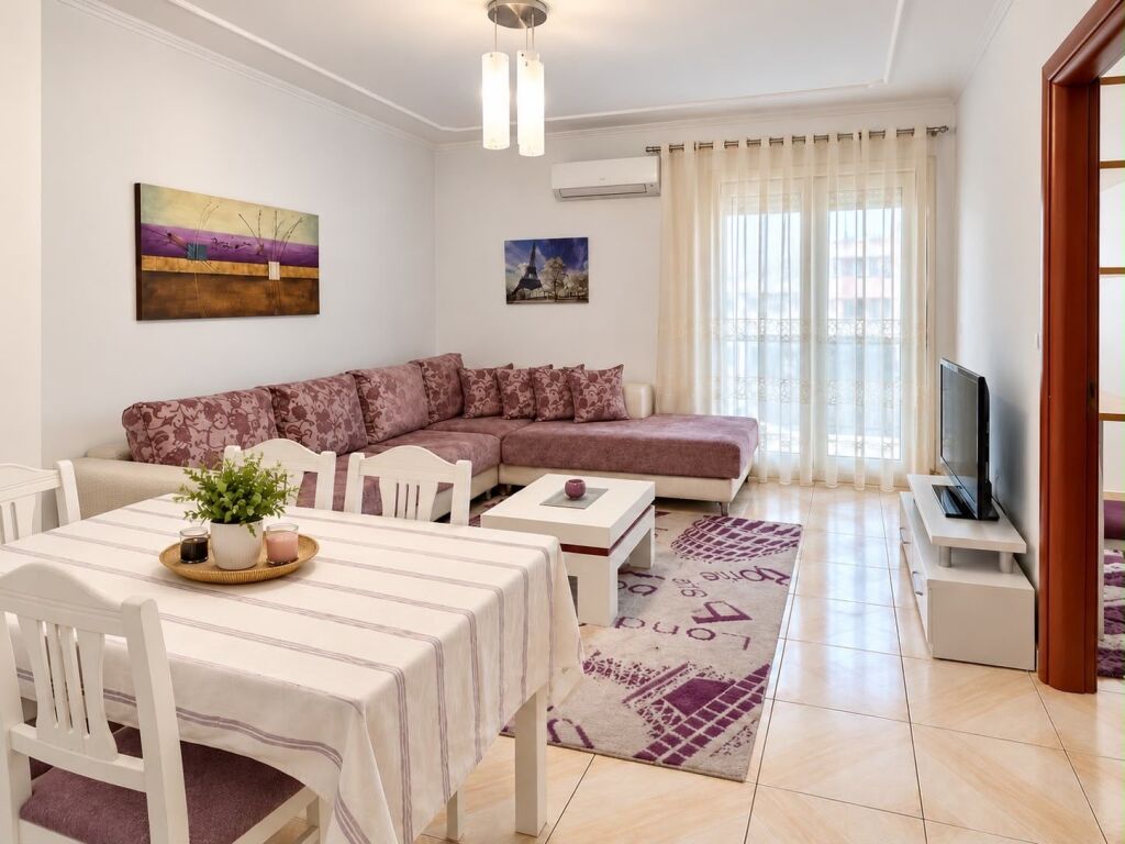 Shitet apartament 1+1 tek Pallatet Çabej!