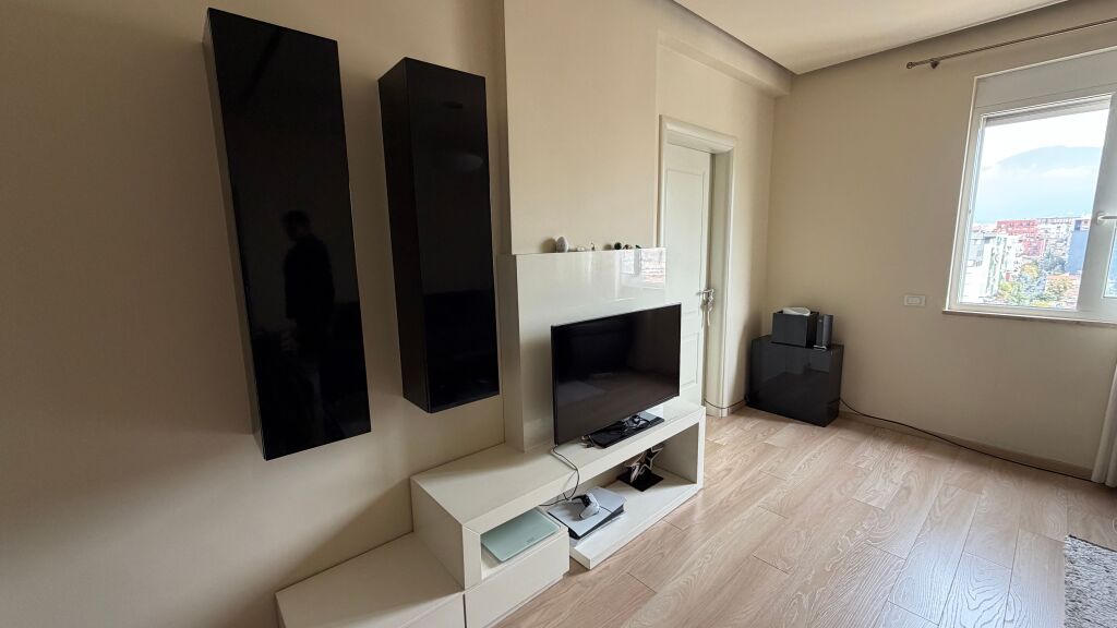 Affittasi 2+1, Via Frosina Plaku