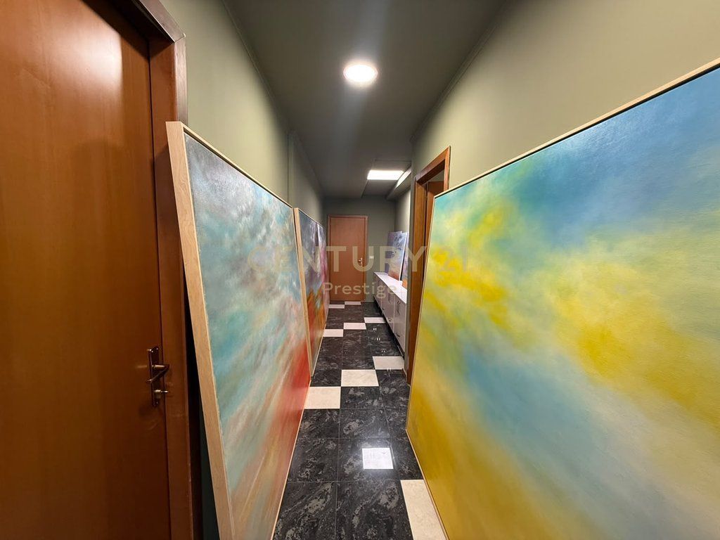 OFFICE SPACE IN A BUSINESS CENTER FOR RENT, ELBASAN STREET!