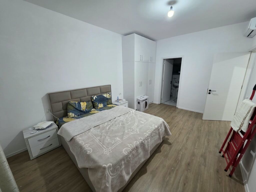In affitto 2+1+2 Via 5 Maji 60.000 lek