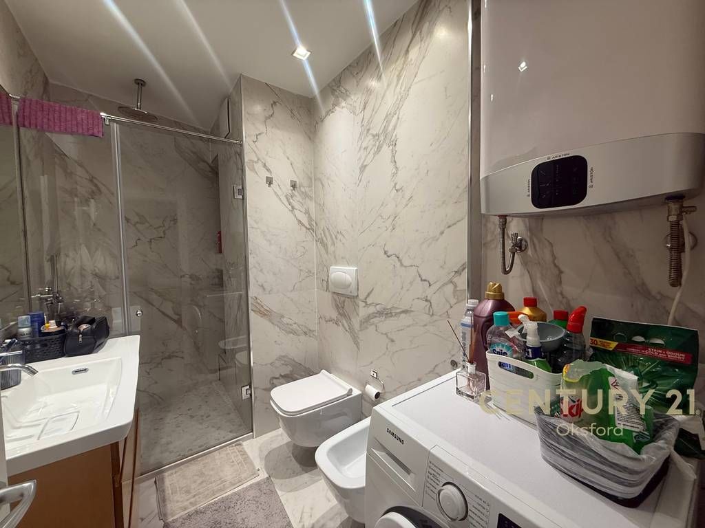 APARTAMENT PER QIRA 2+1+2,TEK KOMPLEKSI "KONTAKT"!