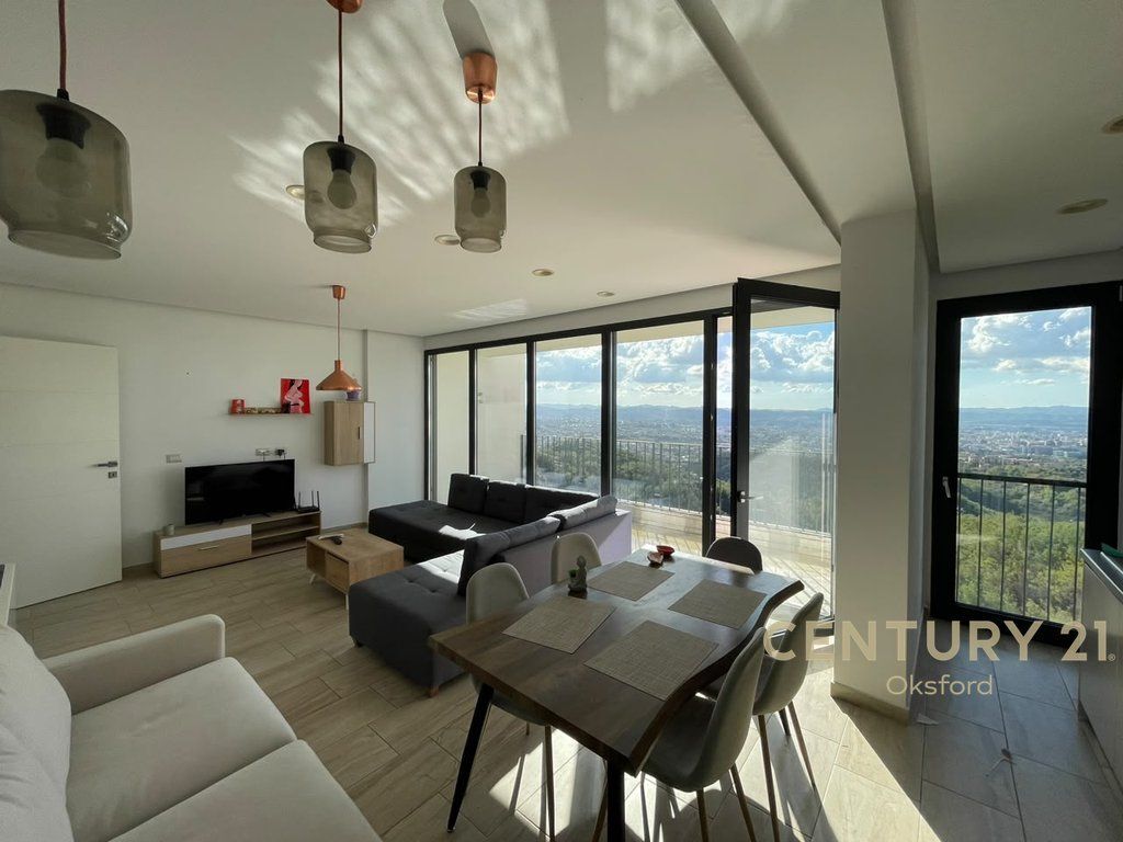 APARTAMENT ME QIRA 2+1+2 ME POST PARKIMI "LA PANORAMA LUXURY VILLA".