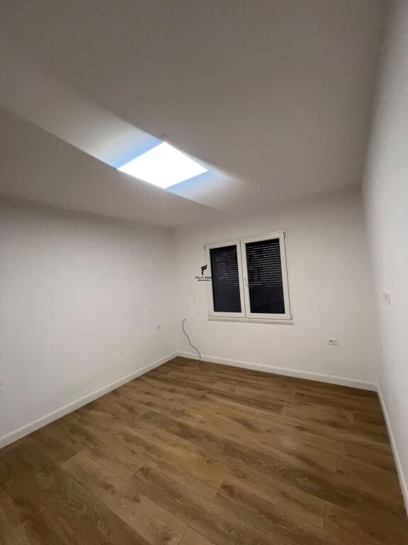 ZYRE ME QERA 80M2 KOMUNA E PARISIT 80.000 LEKE FH-99238