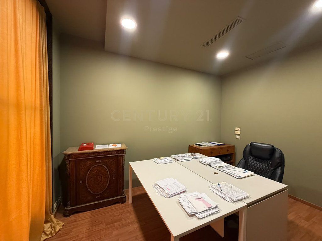 OFFICE SPACE IN A BUSINESS CENTER FOR RENT, ELBASAN STREET!