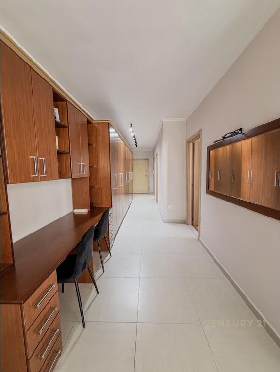 SHITET APARTAMENT 2+1+2+2 Poste Parkimi, PAMJE NGA LIQENI ARTIFICIAL