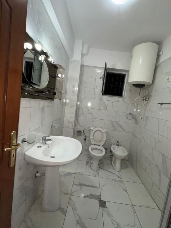 Apartament 1+1 me qera ne Laprake prane Kupoles