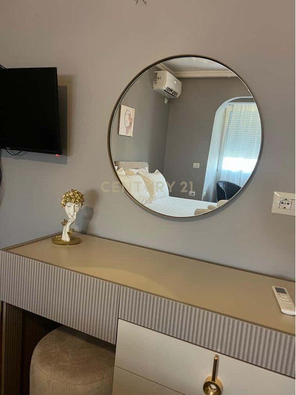 APARTAMENT 1+1 PER QERA TEK RRUGA E DURRESIT 700 € /Muaj 65,000 Lekë /Muaj