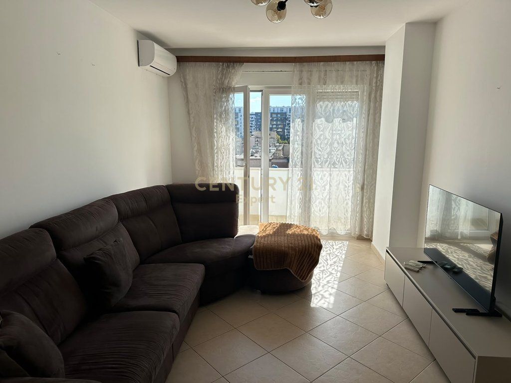 Apartament 1+1 me Qira – Kompleksi Kontakt, Tiranë