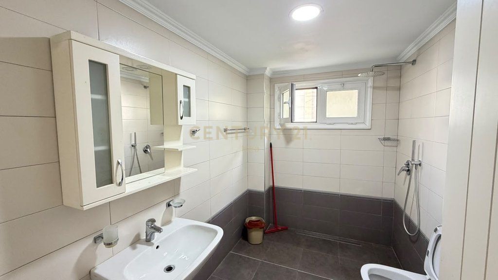 OCCASIONE - VENDESI APPARTAMENTO 2+1 – KOMUNA E PARISIT, TIRANA