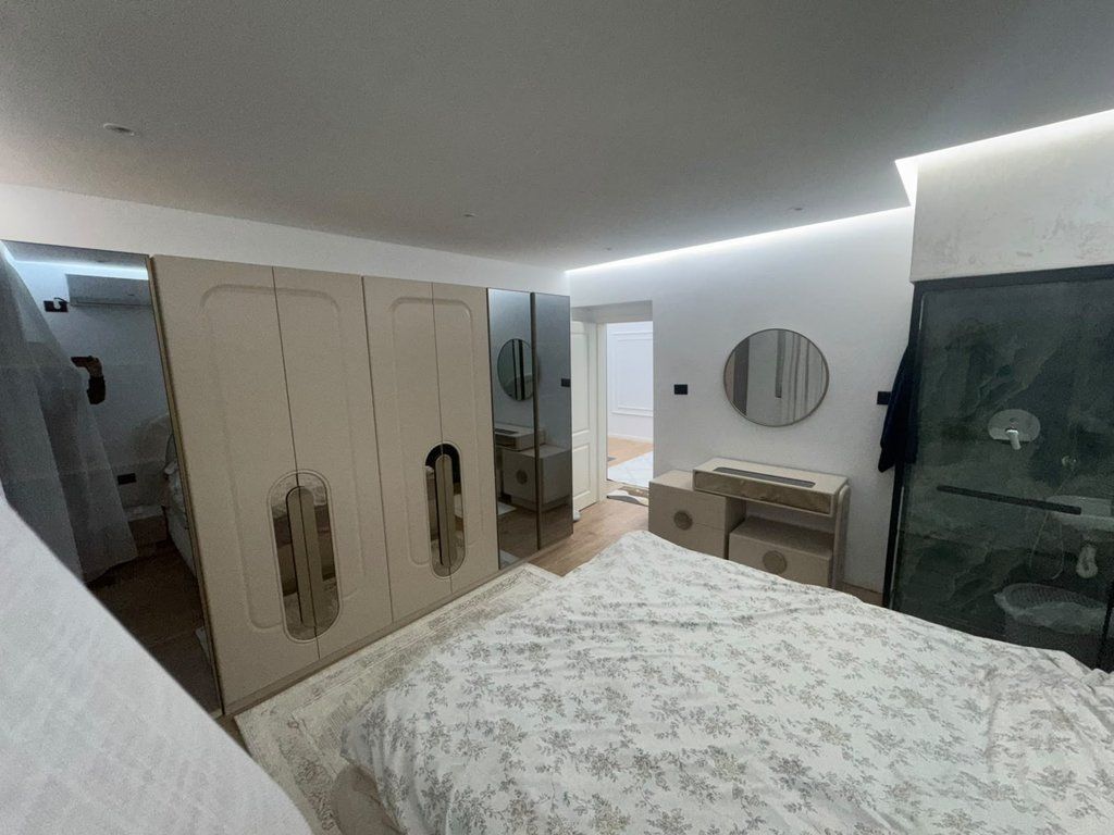 APARTAMENT 2+1 ME QIRA ALI DEMI, PAS MATERNITETIT TË RI.