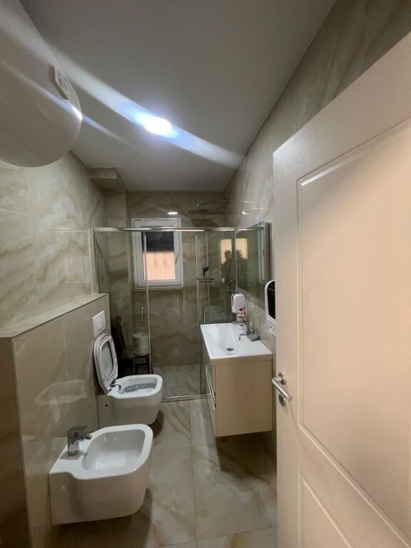 ZYRE ME QERA 80M2 KOMUNA E PARISIT 80.000 LEKE FH-99238