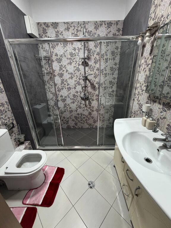 2+1, vicino al comune, presso Big Market, 800 euro