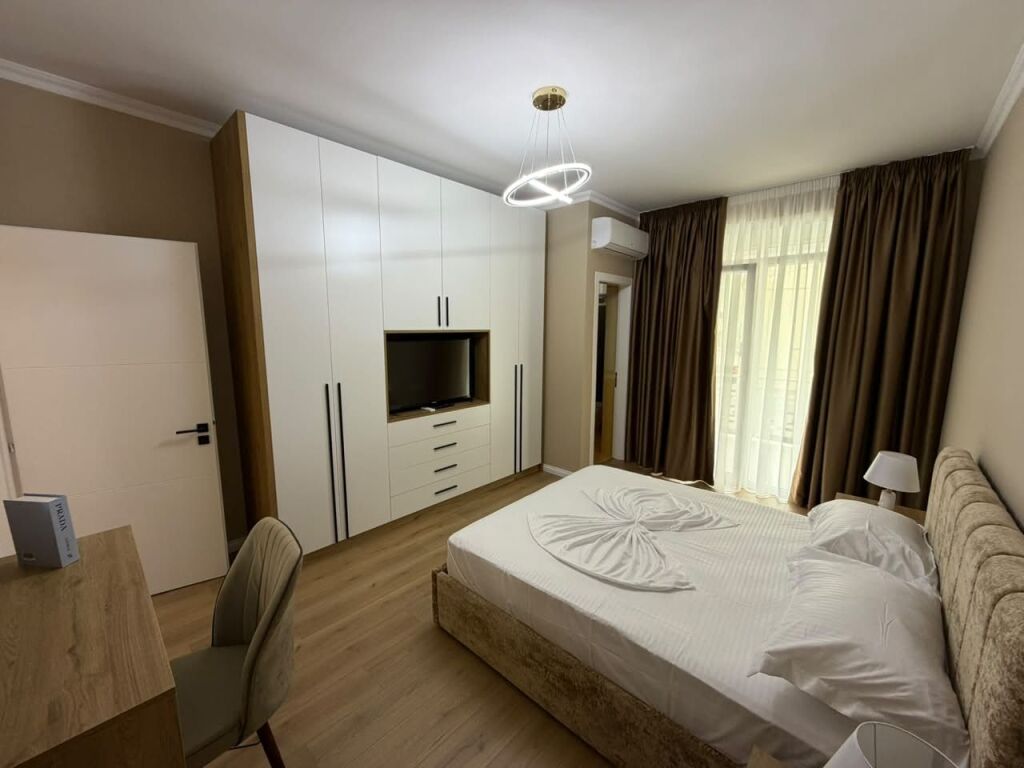 📣 QERA SUPER Apartament 2+1 Me 2 Tualete Dhe Parking 📍 Kopeshti Botanik, Prane Xhamise ✨  🏢 Ndertim i Ri